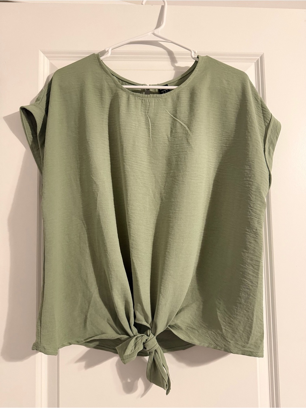 Tie-Front Short sleeve Top in Sage Green